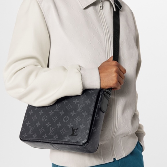 Louis vuitton Monogram Eclipse District PM Black - Picture 5 of 5